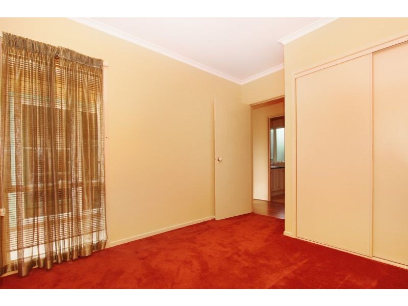 2A Erskine Avenue, Reservoir VIC 3073