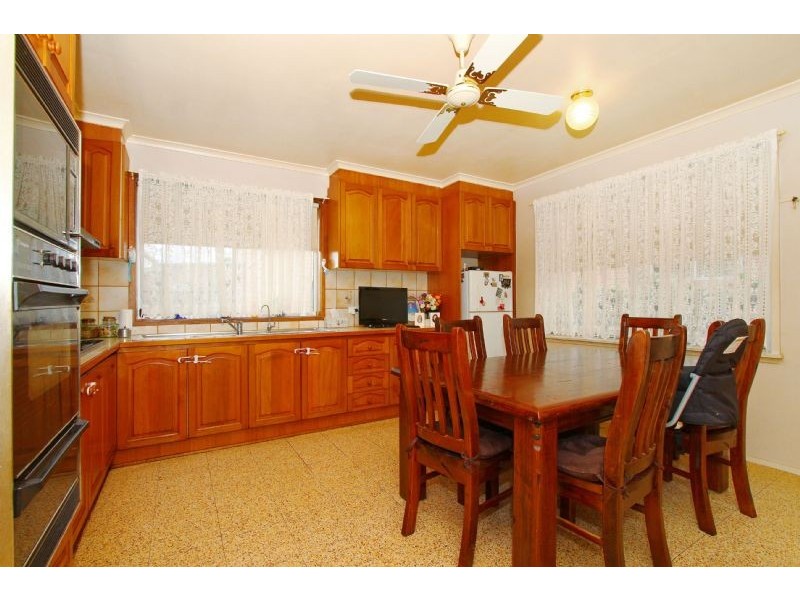 1 Genoa Avenue, Reservoir VIC 3073