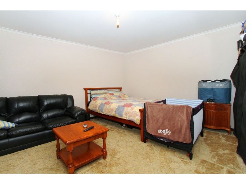 1 Genoa Avenue, Reservoir VIC 3073