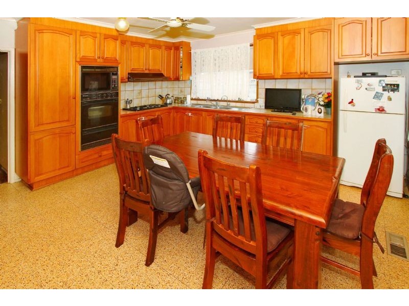 1 Genoa Avenue, Reservoir VIC 3073