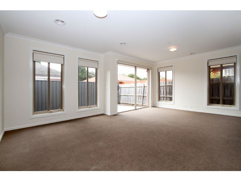 2/3 Bedford Street, Reservoir VIC 3073