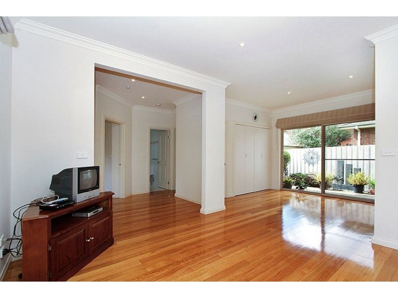 3/87 Thackeray Road, Reservoir VIC 3073