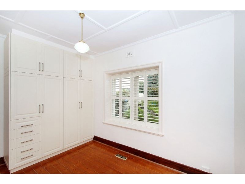 27 Royal Parade, Reservoir VIC 3073