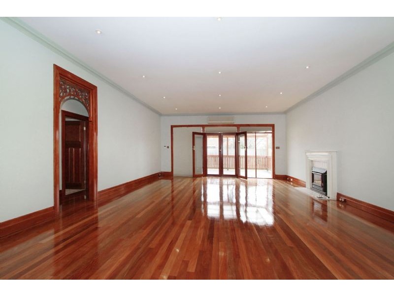 27 Royal Parade, Reservoir VIC 3073