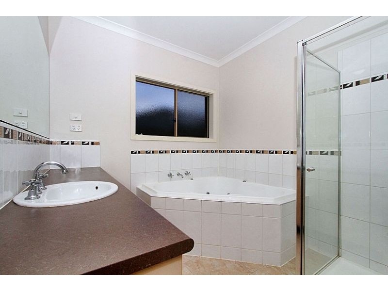 4 Timbarra Court, Craigieburn VIC 3064