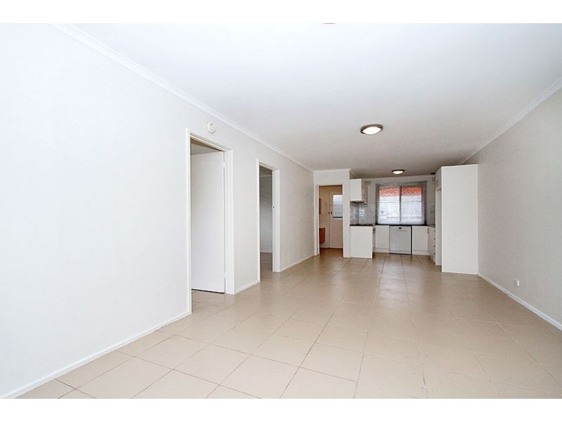 1/70 Purinuan Road, Reservoir VIC 3073