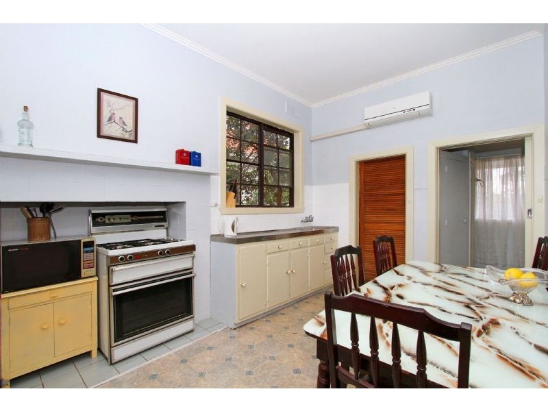 9 Louis Street, Reservoir VIC 3073