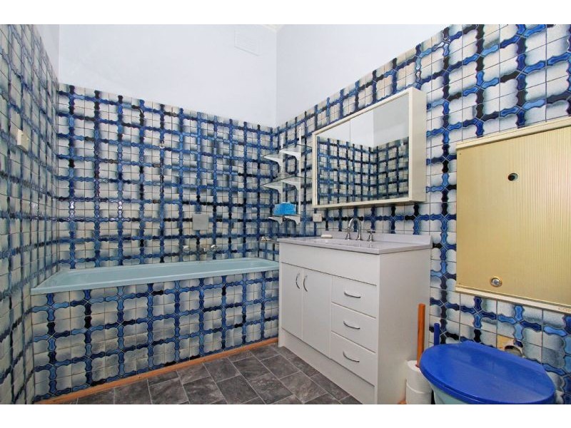 9 Louis Street, Reservoir VIC 3073