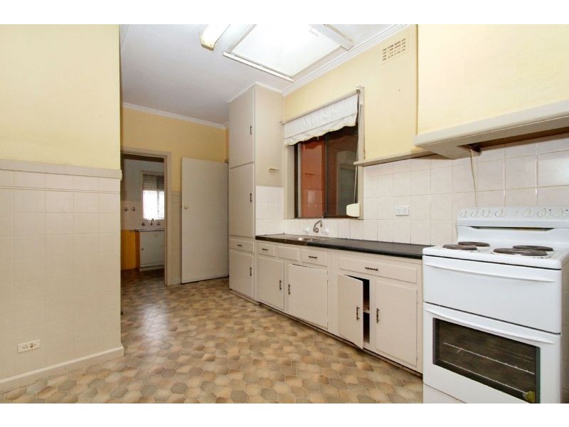 105 St Vigeons Road, Reservoir VIC 3073