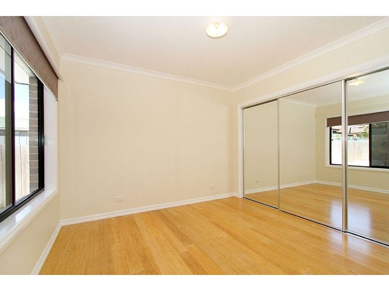 2/23 Dorrington Avenue, Reservoir VIC 3073