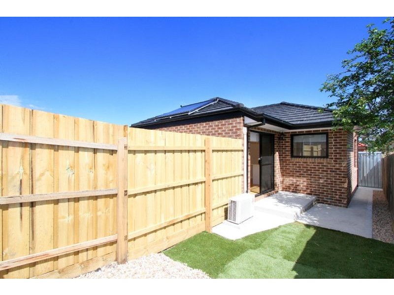 2/23 Dorrington Avenue, Reservoir VIC 3073