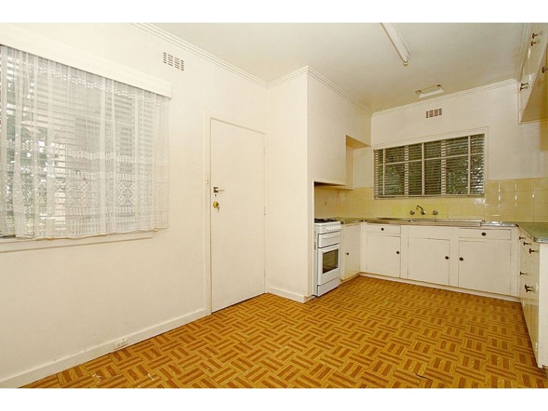 9 Hosken Street, Reservoir VIC 3073