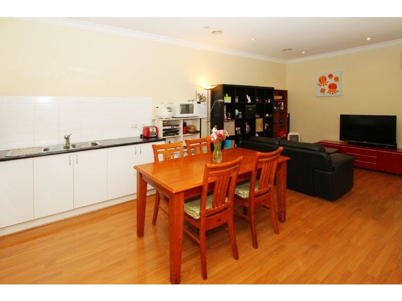 2/78 Strathmerton Street, Reservoir VIC 3073