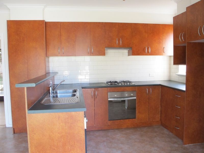 34 Barwon Avenue, Reservoir VIC 3073