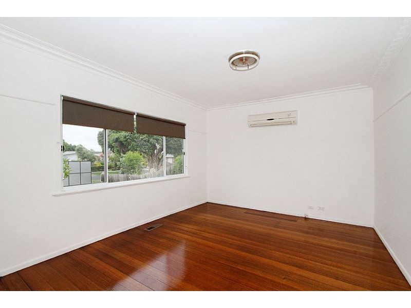 60 Rathcown Road, Reservoir VIC 3073