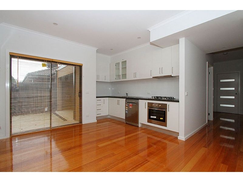 2/50 Darebin Boulevard, Reservoir VIC 3073