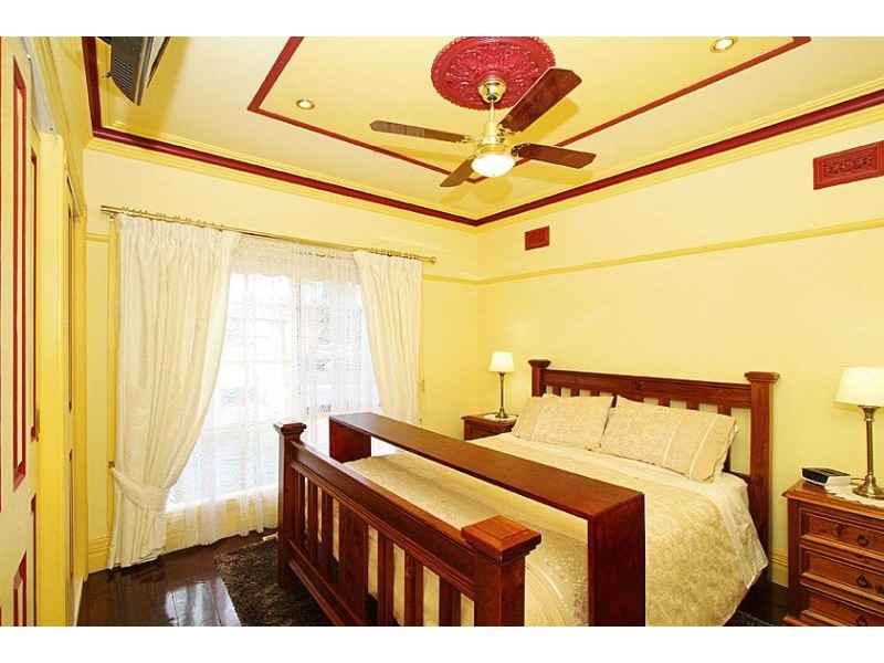 18 Kennedy Street, Reservoir VIC 3073