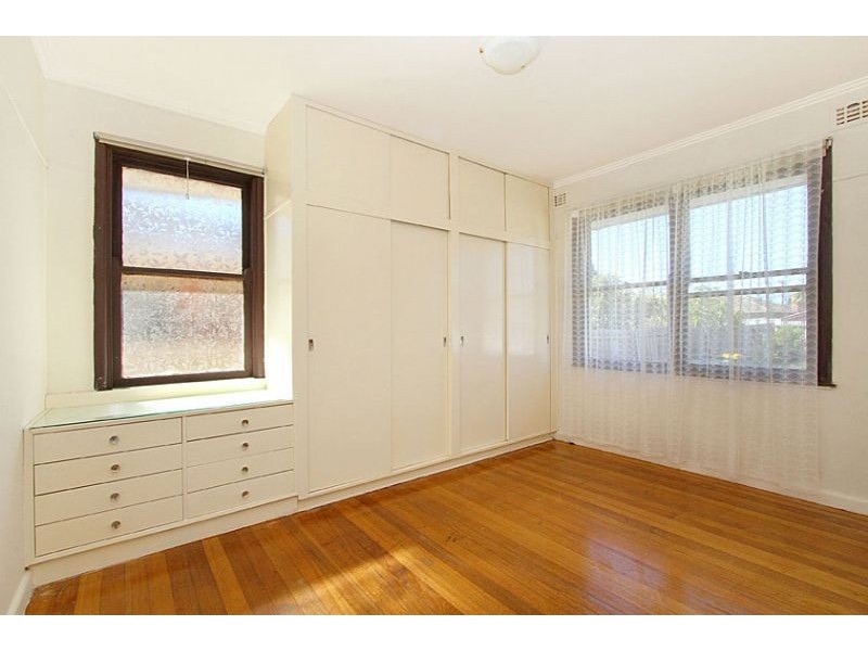 6 Kyneton Avenue, Reservoir VIC 3073