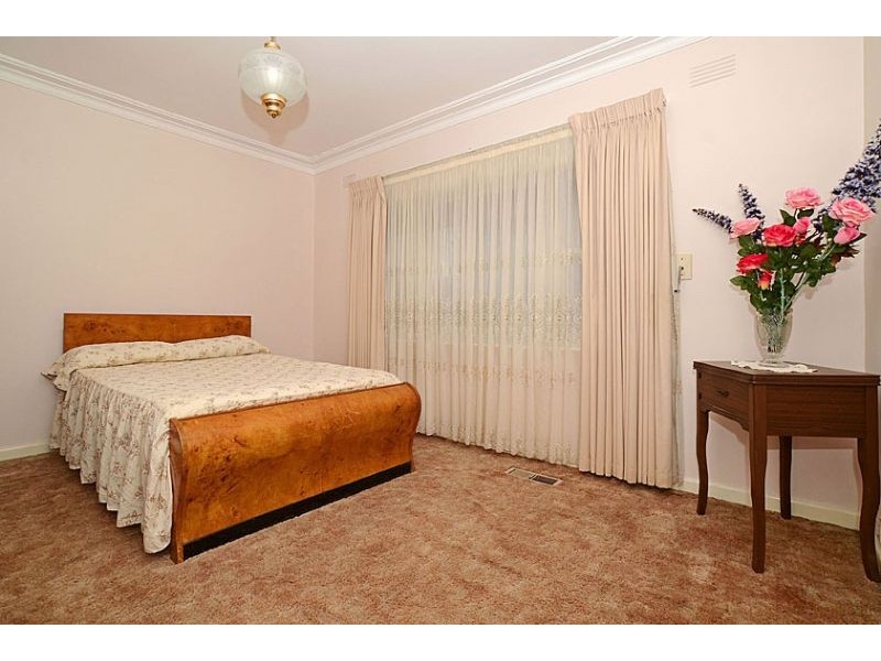 36 Hughes Parade, Reservoir VIC 3073