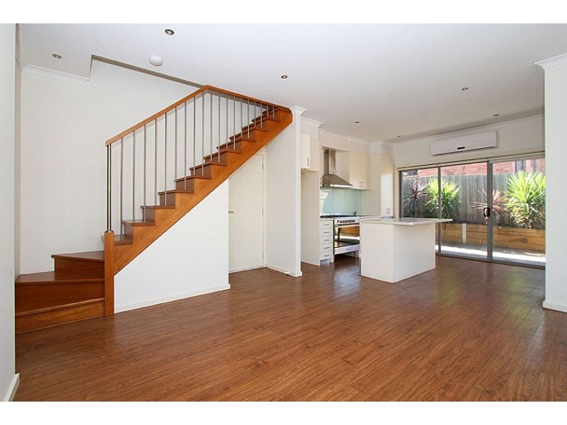 1/209 Spring Street, Reservoir VIC 3073