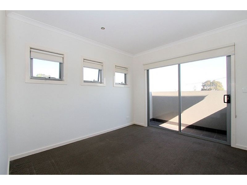 1/209 Spring Street, Reservoir VIC 3073