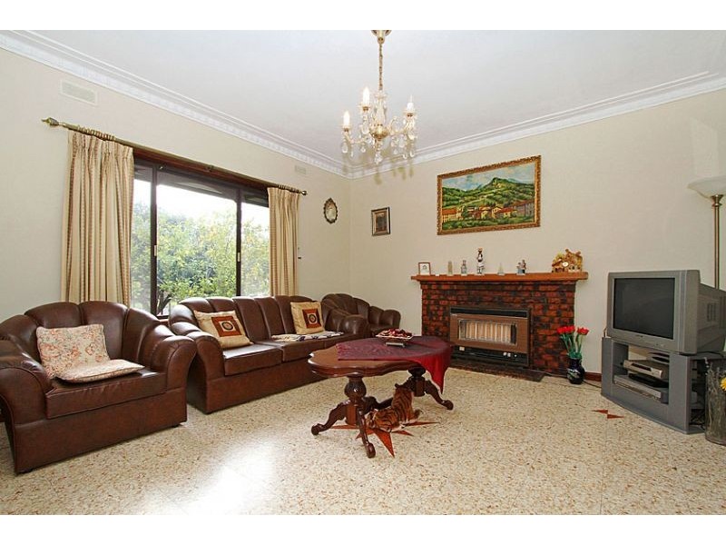 141 St Vigeons Road, Reservoir VIC 3073