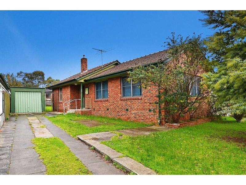 25 Gisborne Crescent, Reservoir VIC 3073