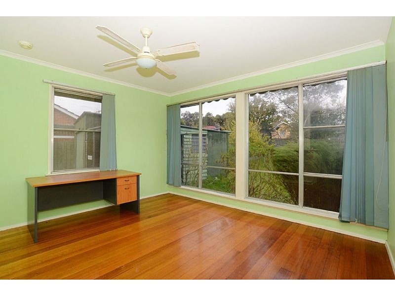 25 Gisborne Crescent, Reservoir VIC 3073