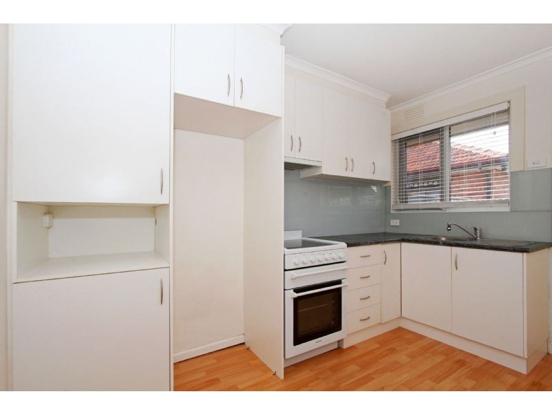 2/65 Thackeray Road, Reservoir VIC 3073