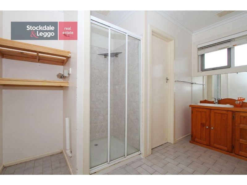 2/65 Thackeray Road, Reservoir VIC 3073