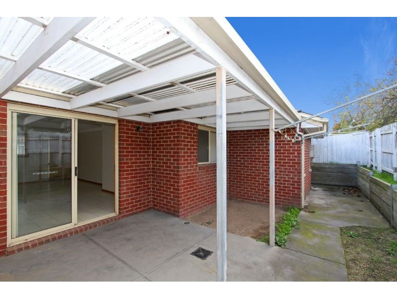 2/24 Nisbett Street, Reservoir VIC 3073