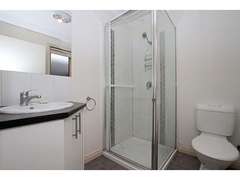 4/30 Heyington Avenue, Thomastown VIC 3074