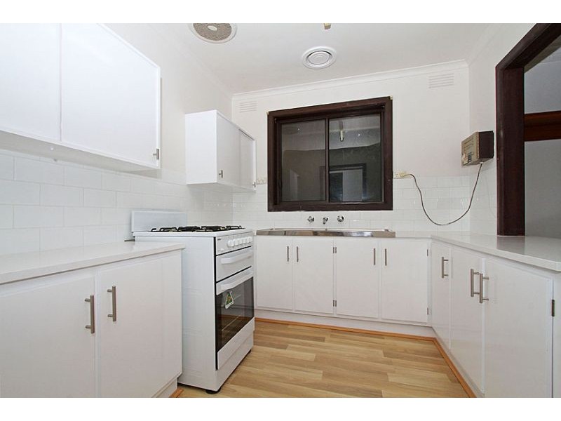 4/2 Lake Street, Reservoir VIC 3073