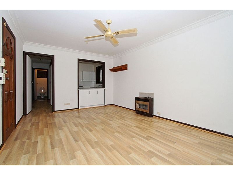 4/2 Lake Street, Reservoir VIC 3073