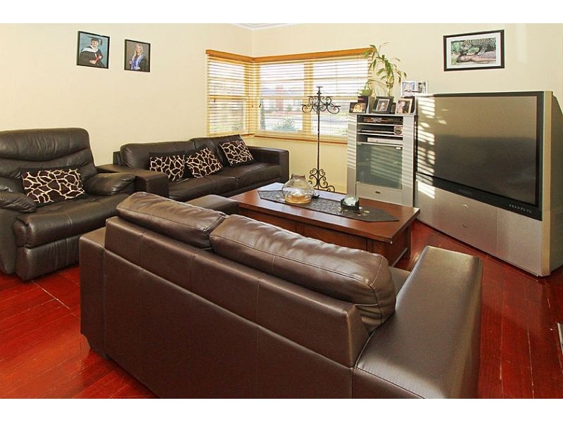 21 Clunes Street, Kingsbury VIC 3083