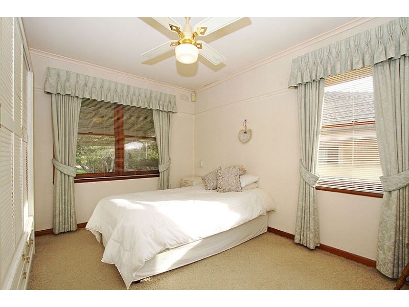 73 Boldrewood Parade, Reservoir VIC 3073