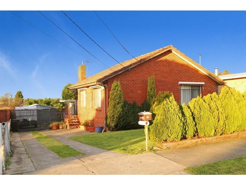 30 Erskine Avenue, Reservoir VIC 3073