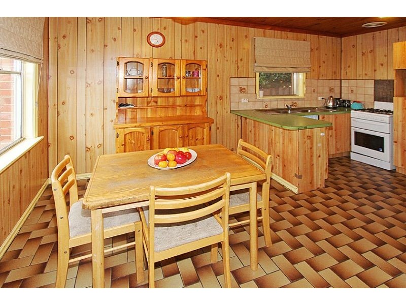 30 Erskine Avenue, Reservoir VIC 3073