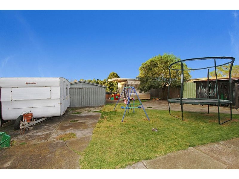 30 Erskine Avenue, Reservoir VIC 3073