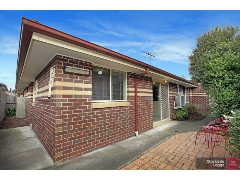 2/5 Smith Street, Reservoir VIC 3073