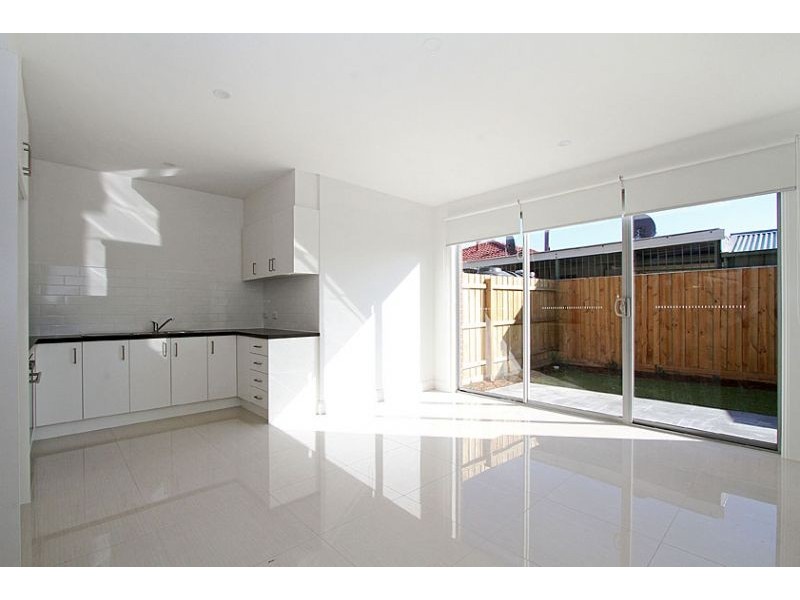 2/28 Edmondson Street, Lalor VIC 3075
