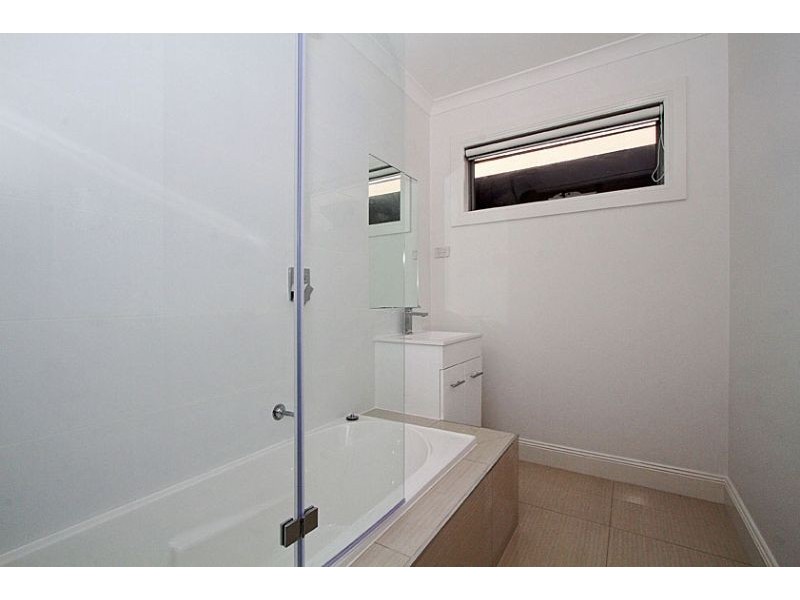 2/28 Edmondson Street, Lalor VIC 3075