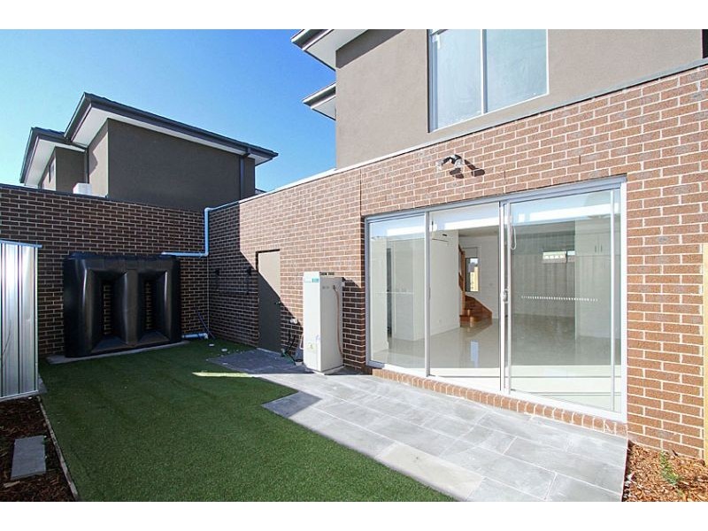 2/28 Edmondson Street, Lalor VIC 3075