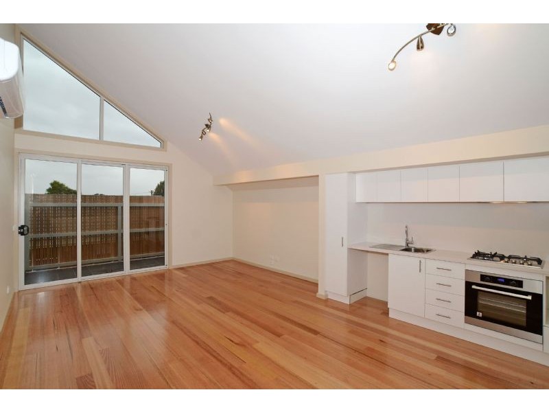 2/3 Arcadia Avenue, Reservoir VIC 3073