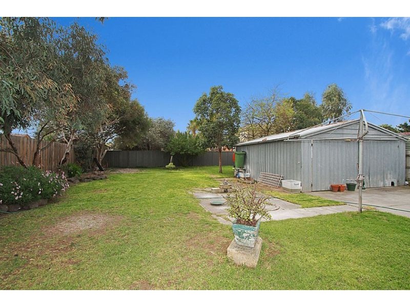 5 Keilor Avenue, Reservoir VIC 3073