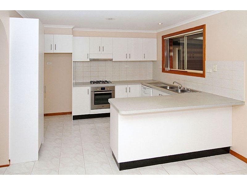 3/18D Purinuan Road, Reservoir VIC 3073