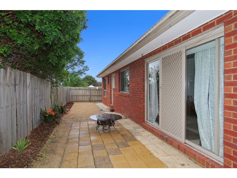 2/71 Lane Crescent, Reservoir VIC 3073