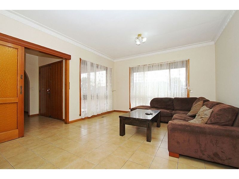 49 Moira Avenue, Reservoir VIC 3073