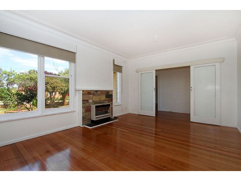 28 Gellibrand Crescent, Reservoir VIC 3073