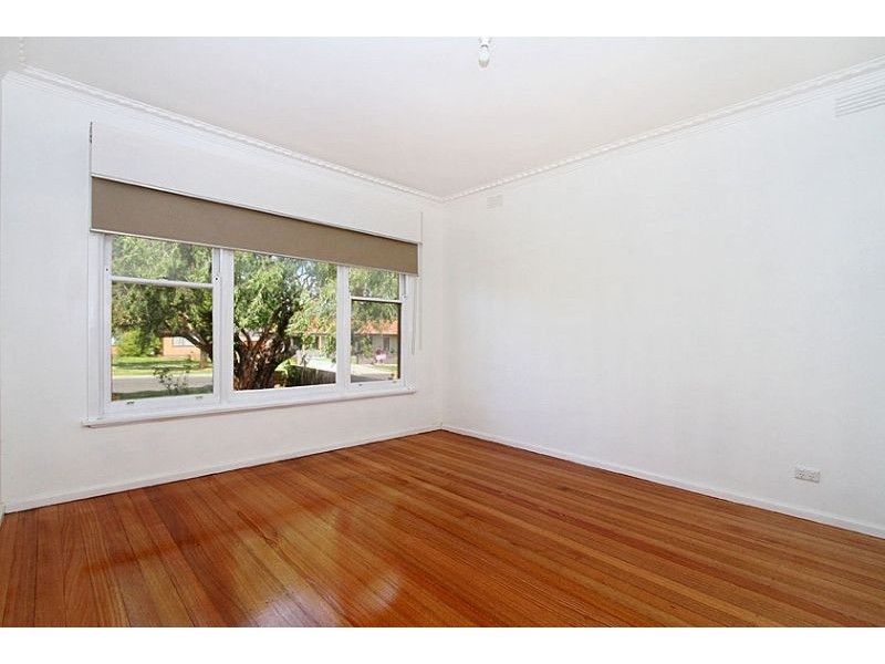 28 Gellibrand Crescent, Reservoir VIC 3073